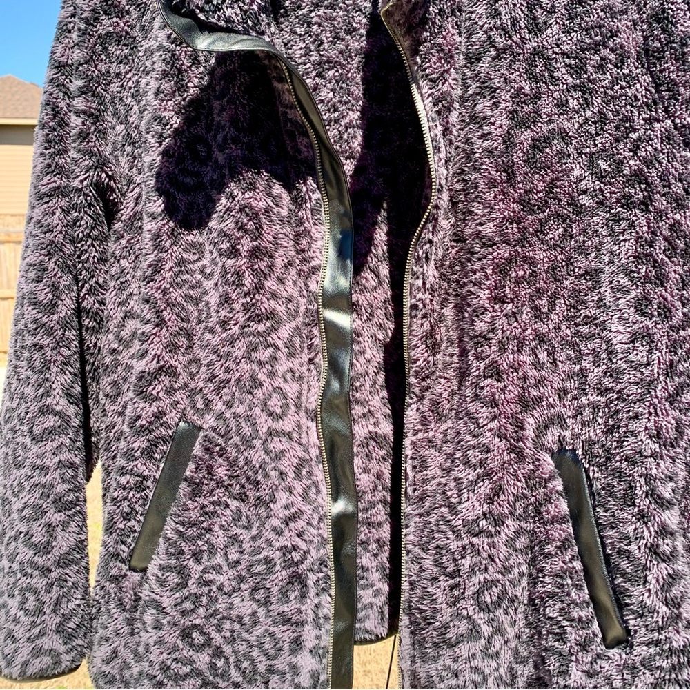 torrid Faux Fur Leopard Print Coat Bomber Jacket Gray Warm Animal Print Gray - Picture 15 of 15